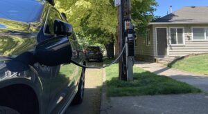 How Utility Poles and Streetlights Can Improve Equitable Access to EV Charging in U.S. Cities